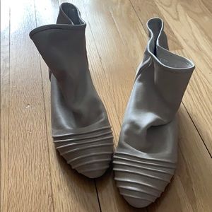 Chocolat blu slouchy ankle boot. Size 8.5